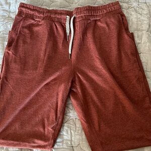 Vuori Performance Jogger. Size S